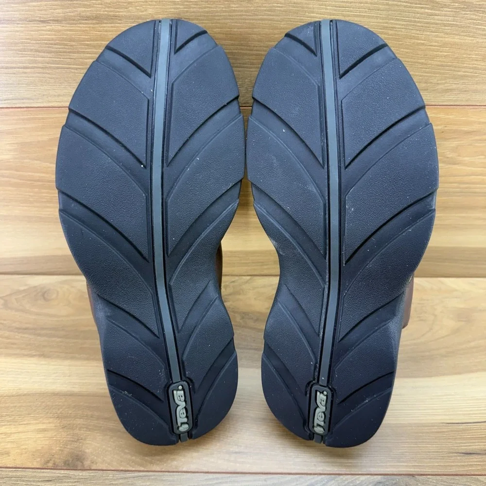 TEVA Fisherman Leather Sandal Mens 11 Brown Leather Minimalist Outdoor Walk 6593